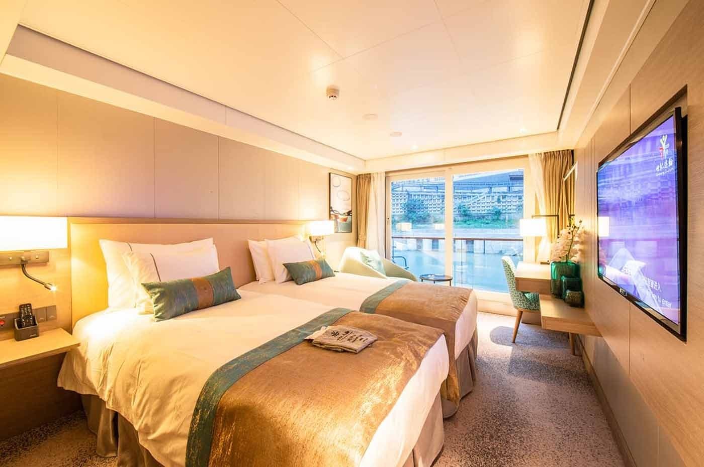 Deluxe Cabin Twin Beds