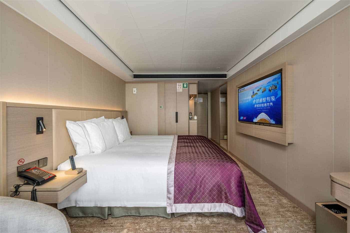 Deluxe Cabin King Bed