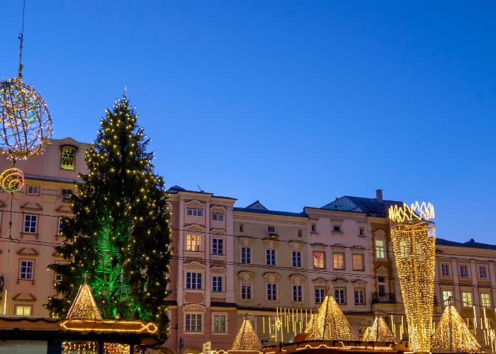linz christmas market tree