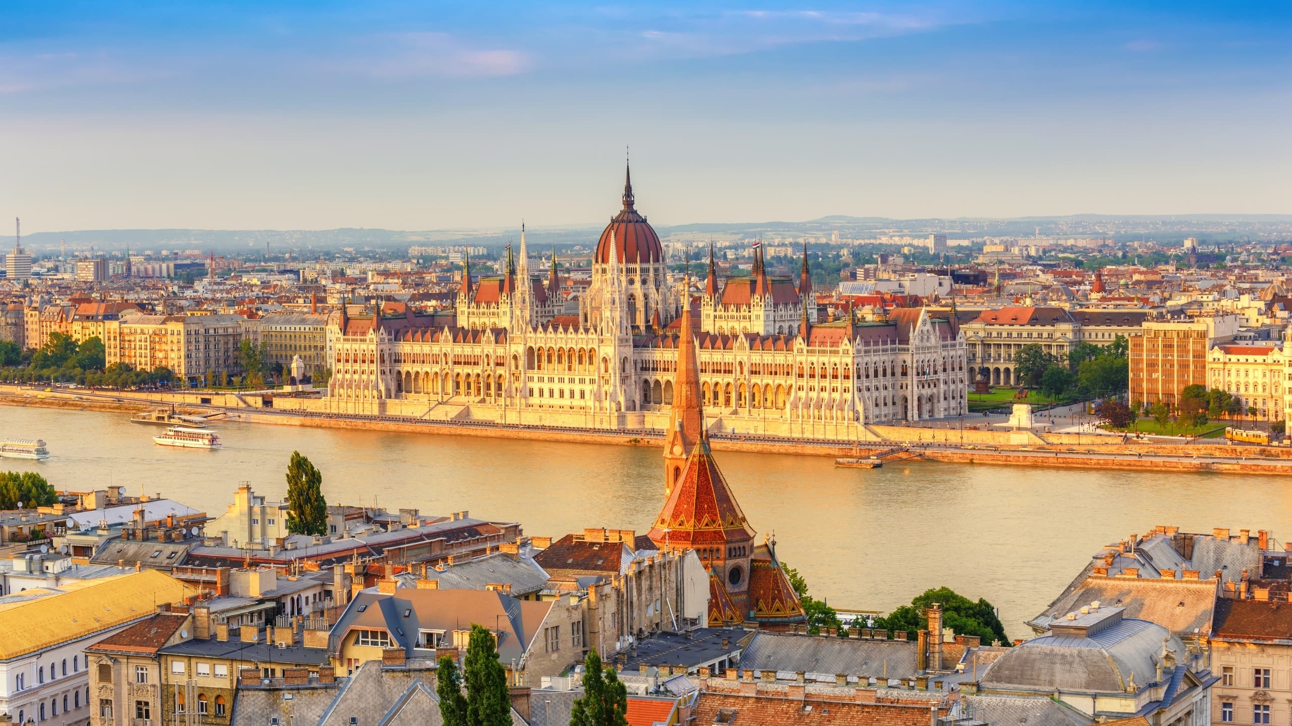 Budapest Castle Sun
